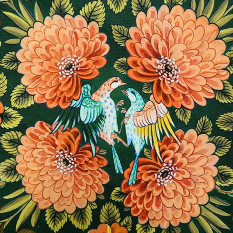 رومیزی گرد گل و مرغ سبز