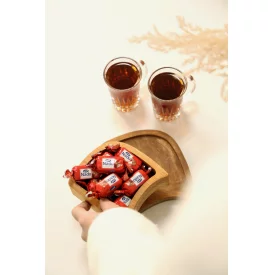 شکلات خوری یک تیکه