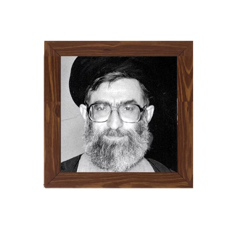 قاب مربع 17 از مجموعه رهبرم15*15طرح چوب