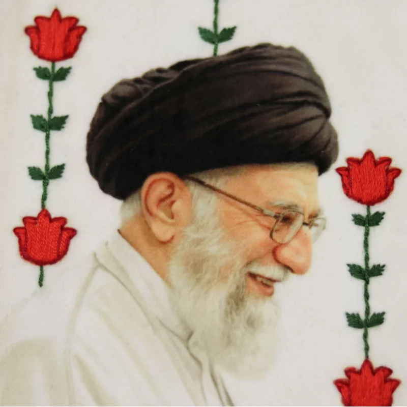 قاب گلدوزی امام شهید